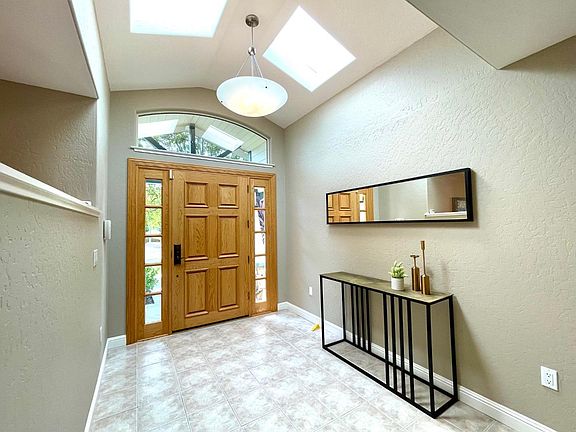 5th image of 10280 Westacres Dr