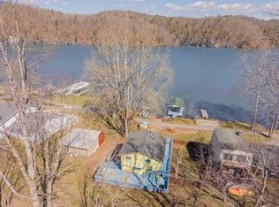 2939 Blackberry Ln, Hiwassee, VA