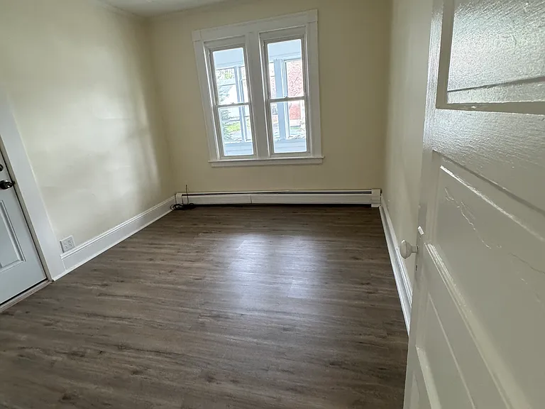 181 Rhodes St — Photo 20