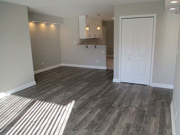 4th image of 9417 Bay Colony Dr APT 2E