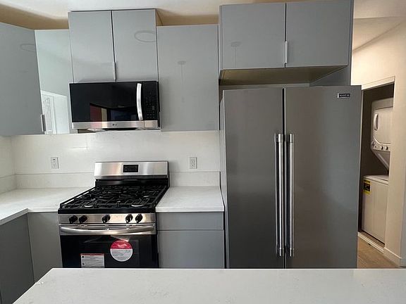 5th image of 706 N Hoover St #3/4