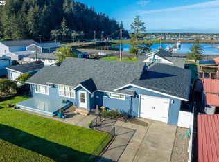 815 Broadway Ave, Winchester Bay, OR 97467