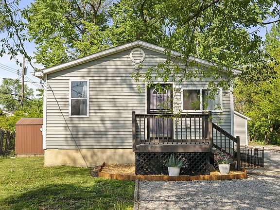 2nd image of 3637 S Champion Ave