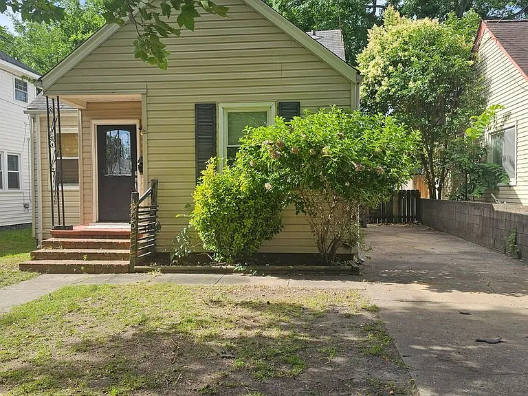 225 Beechwood Ave — Photo 2