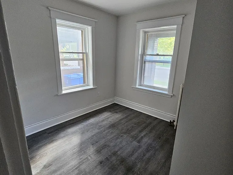 983 Main St E #1 — Photo 5