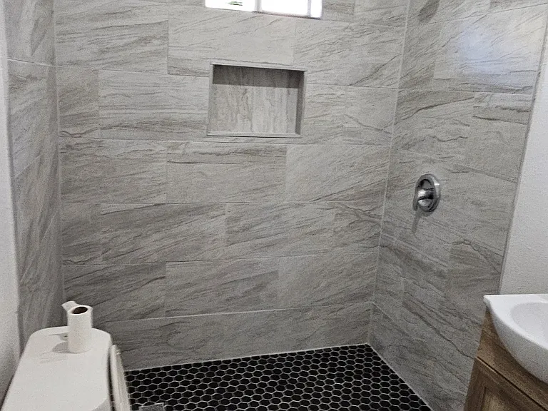 120 Chicago Blvd — Photo 8