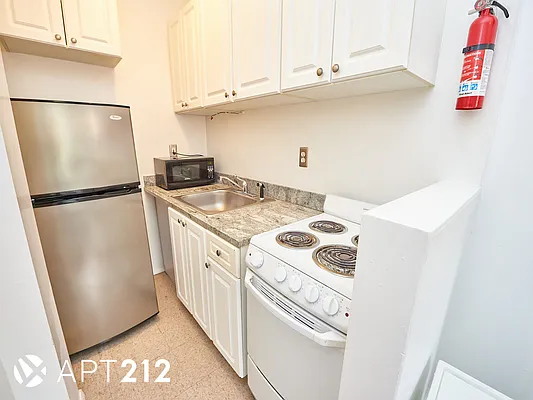 Rented by APT212 INC | media 5