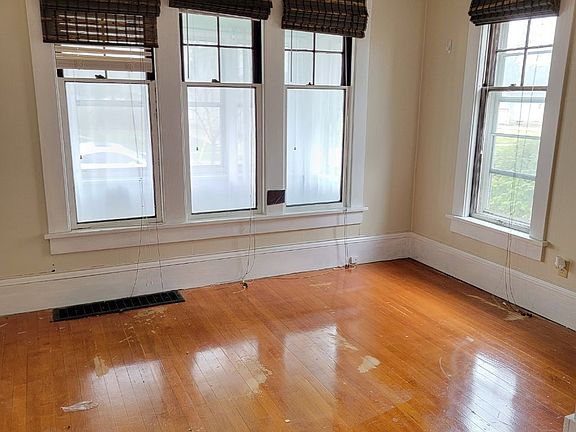 3rd image of 683 Grand St