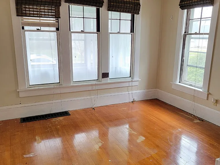683 Grand St — Photo 3