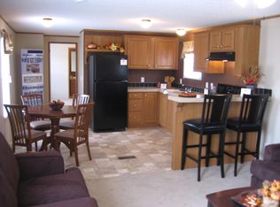 1360 Kingston Dr, Caro, MI 48723