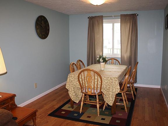 5th image of 613 Brentwood Dr E