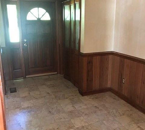 3rd image of 106 Larkspur Ln