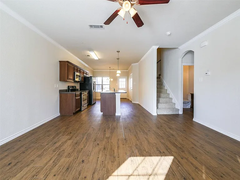 5409 Dolores Pl — Photo 2