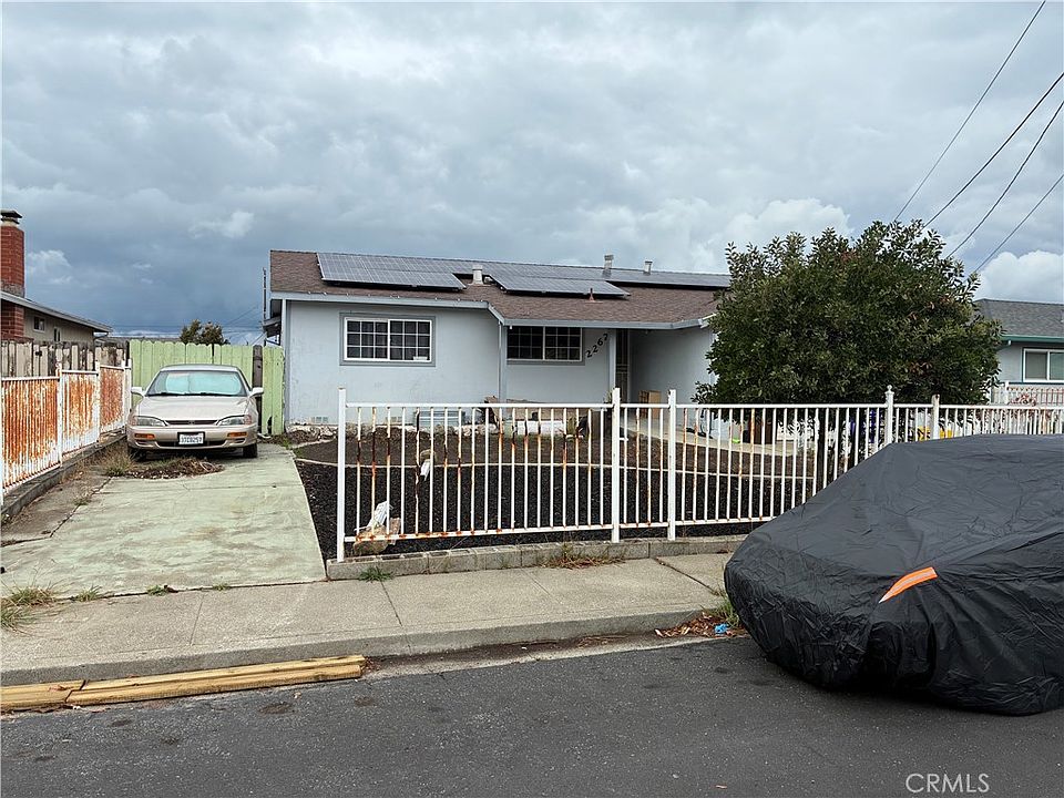 2nd image of 2267 Highlands Rd