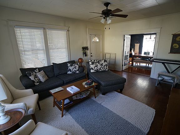 Living Room (Photo 2)