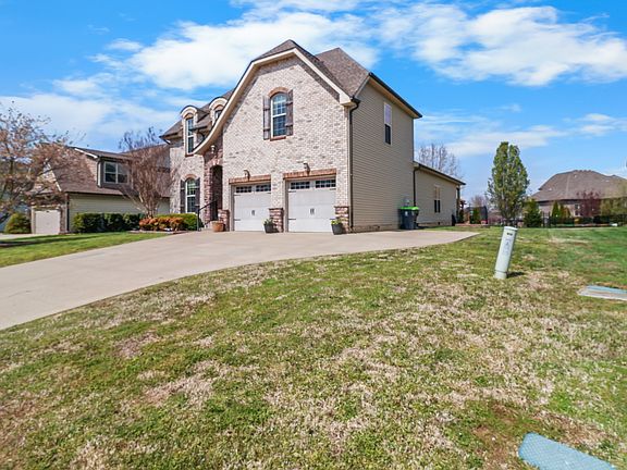 2nd image of 951 Willow Cir