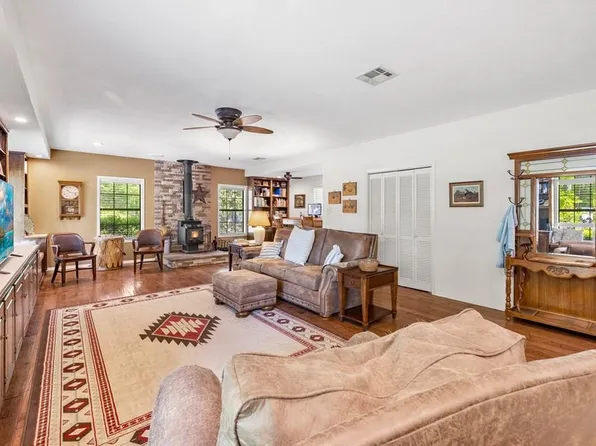 1200 County Road 213, Nacogdoches, TX 75965