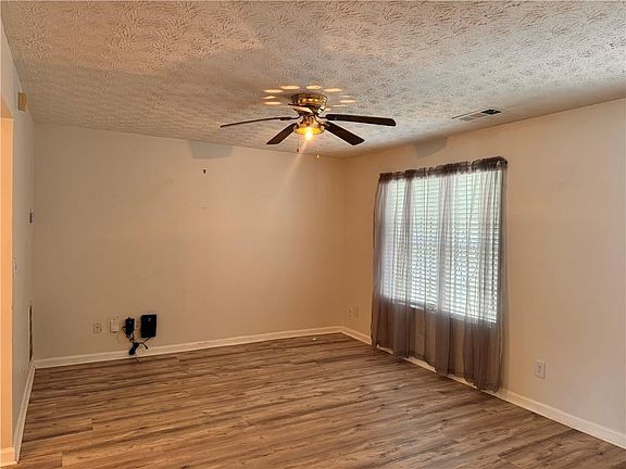 3rd image of 3816 Waldrop Ln