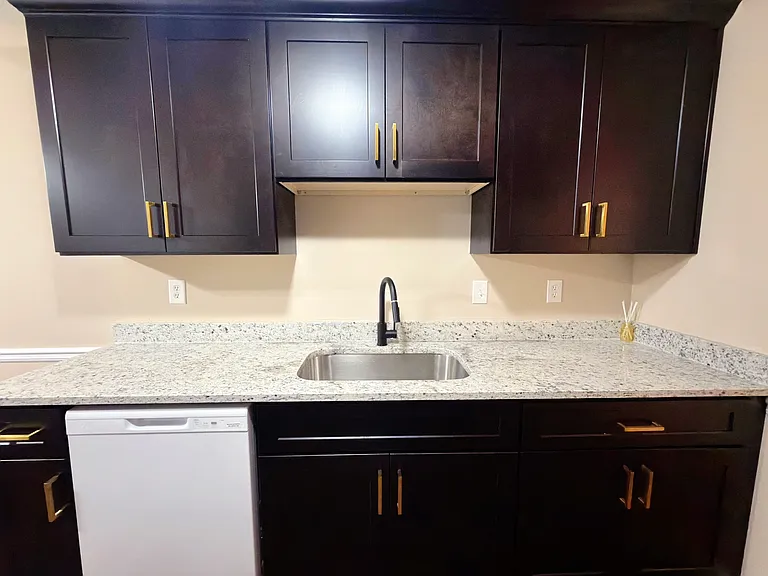 3990-1 Oak Glenn Dr — Photo 2