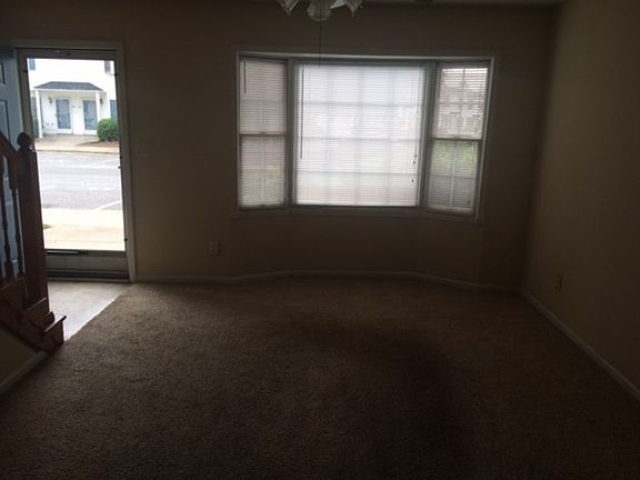 5th image of 3808 E5 Sterling Pointe Dr