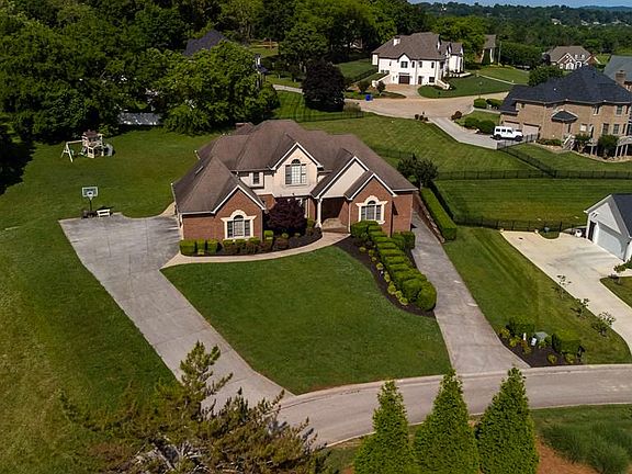 2nd image of 2956 Amesbury Dr