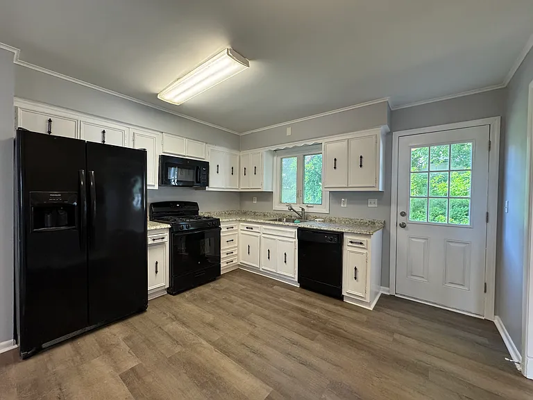 85 Rock Rd #1 — Photo 6