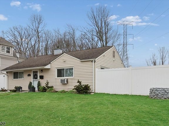 2nd image of 117 Winthrop Rd