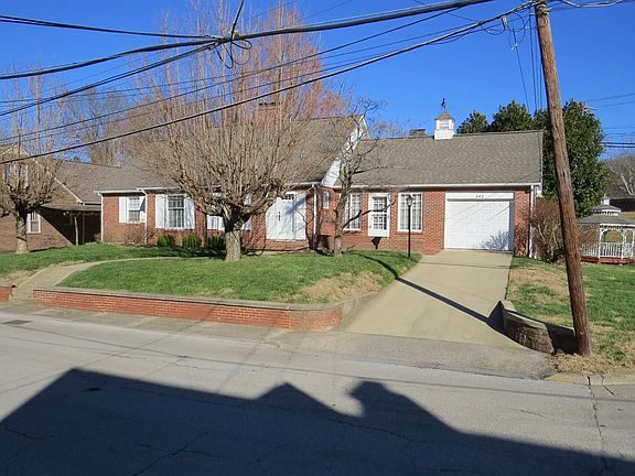 2nd image of 242 Sycamore St