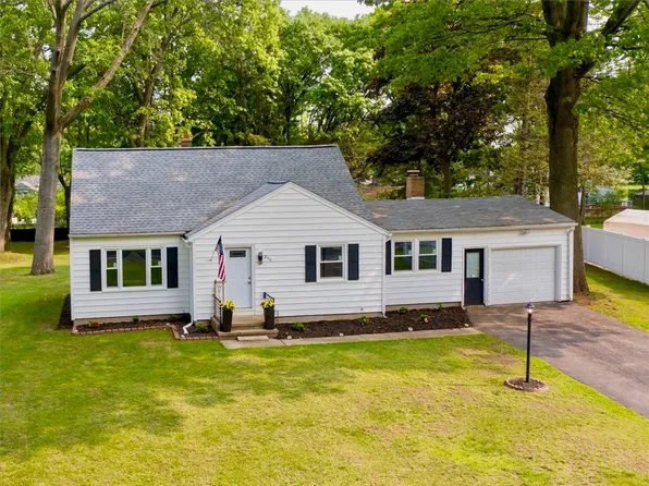 256 Volk Rd, Webster, NY 14580