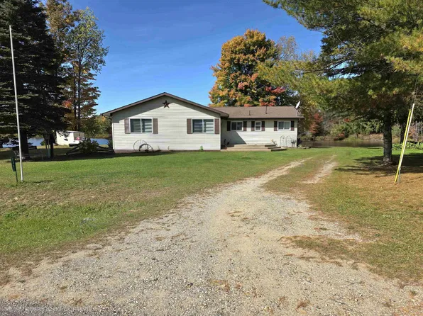 1327 Lakeview Dr #1316, Gladwin, MI 48624