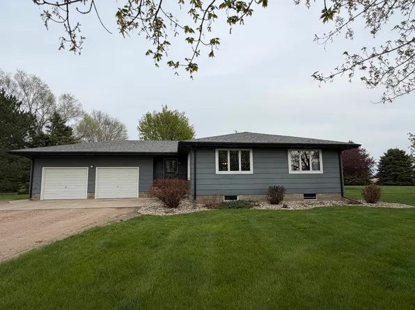 3100 N Gale Rd, Mitchell, SD 57301