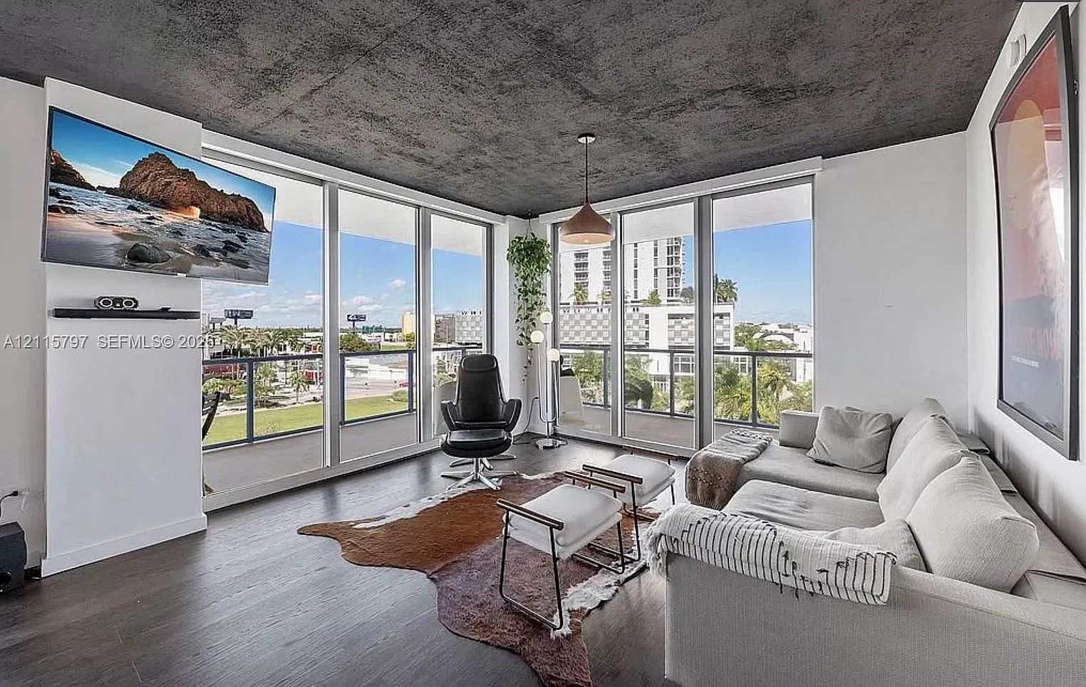 Two Midtown Miami Condo — Photo 1