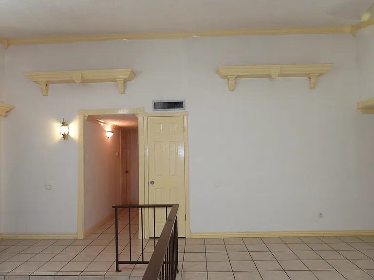 14327 Lorne Dr — Photo 20