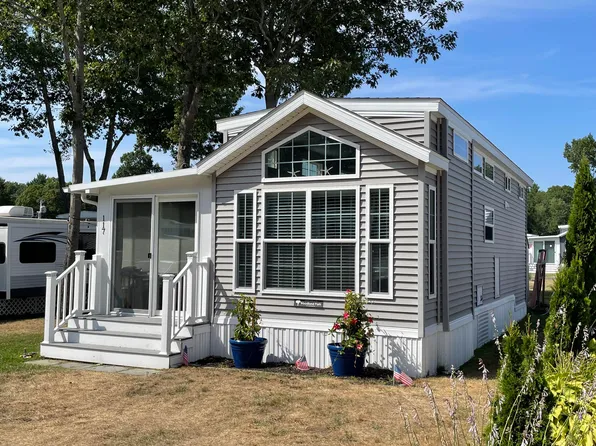 23 College Drive #117, Wells, ME 04090