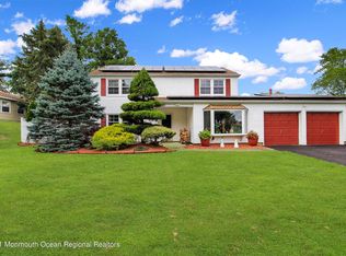 70 Knox Ln, Manalapan, NJ 07726
