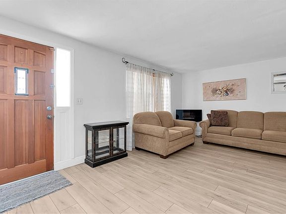 2nd image of 4223 MOOG ROAD
