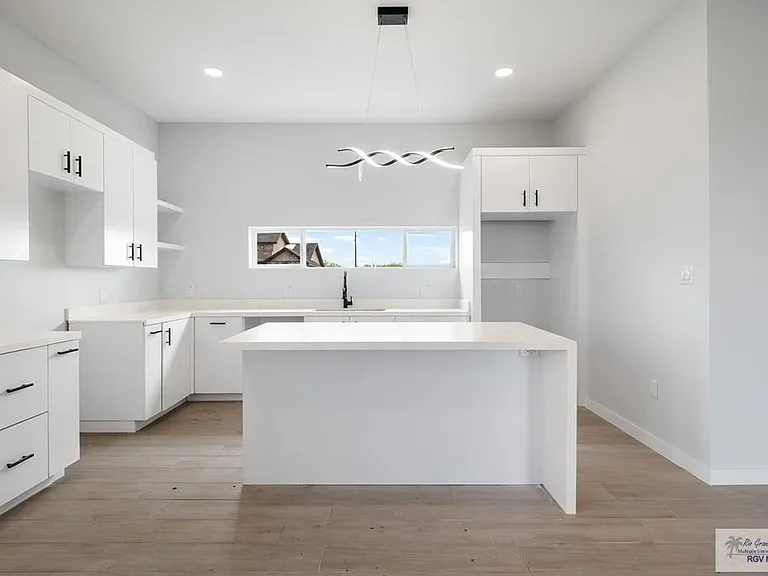 6217 Mackenna Dr — Photo 8