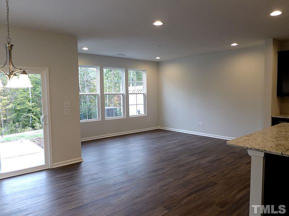 5th image of 521 Catalina Grande Dr