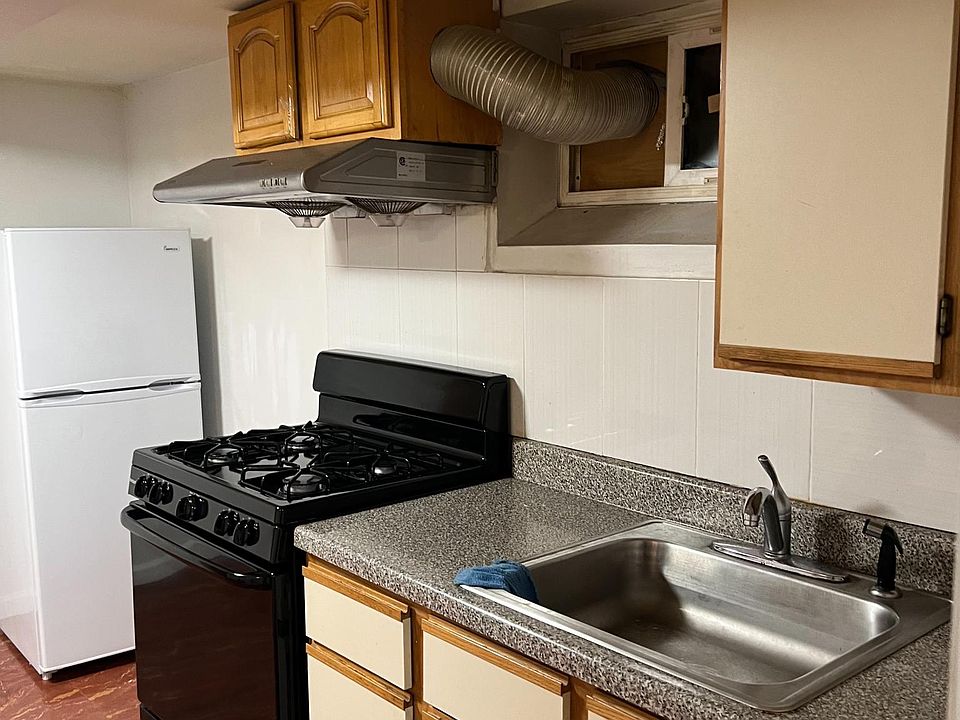 1st image of 1823 E 14th St #B