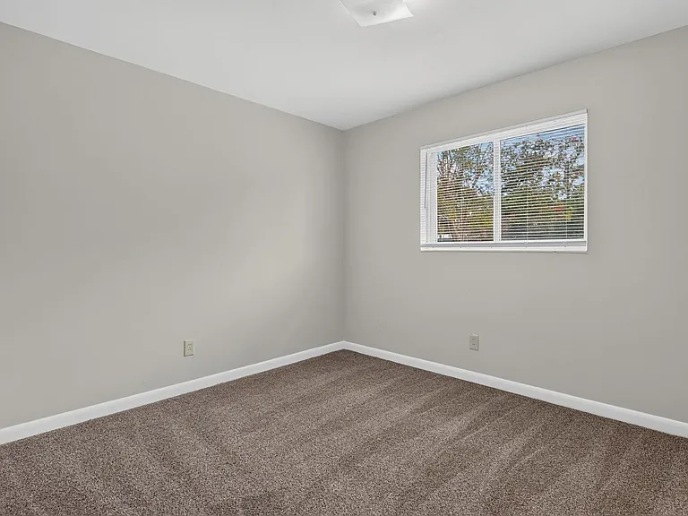2618 Arlex Dr E — Photo 23