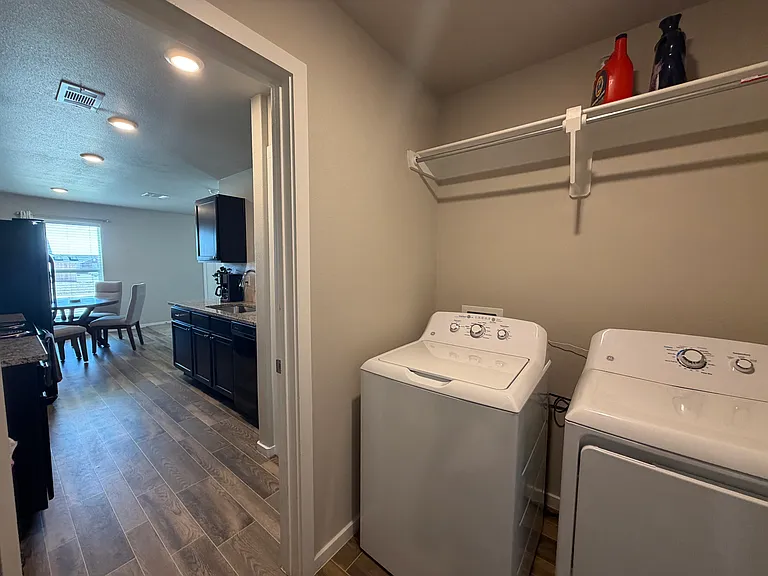 2608 Winfield Ave — Photo 25