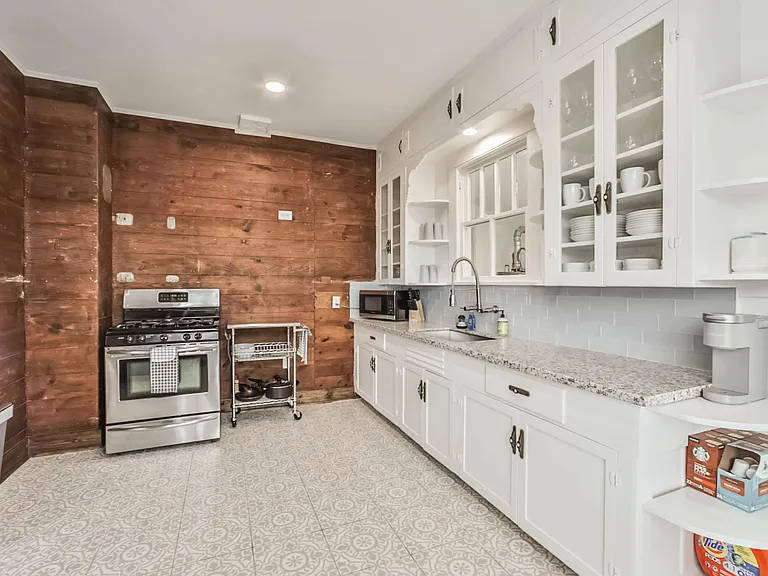 4518 Bernardo De Galvez Ave — Photo 13