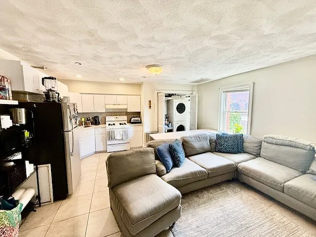 10 Harris St #5 — Photo 1