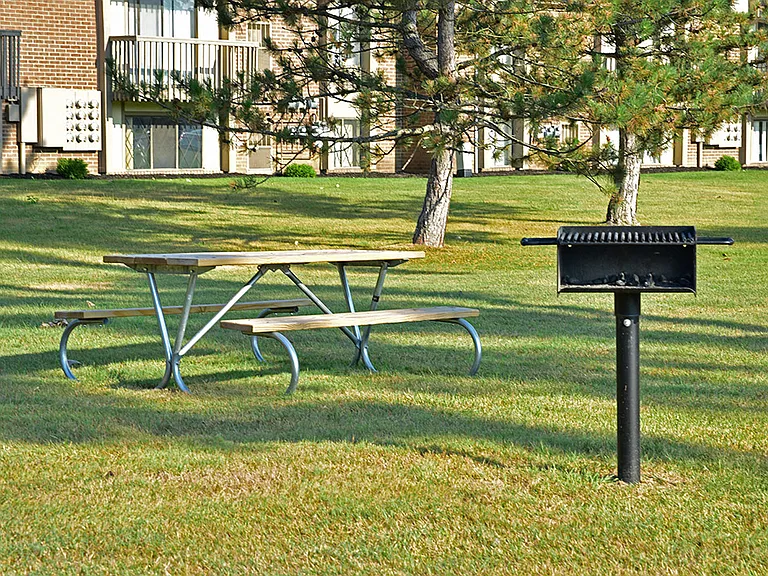 Perry Place Apartments — Photo 17