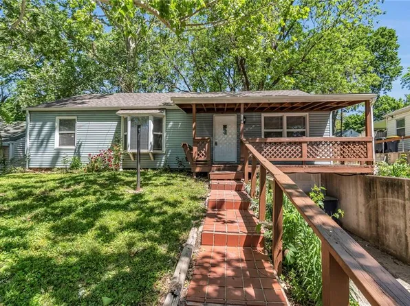 712 NE 45th St, Kansas City, MO 64116