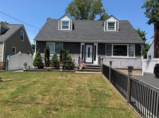 11 Chichester Rd, Huntington Station, NY 11746