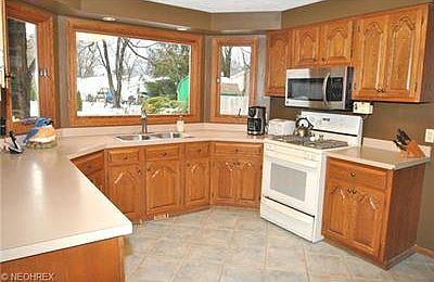 4th image of 4180 Chesterland Blvd