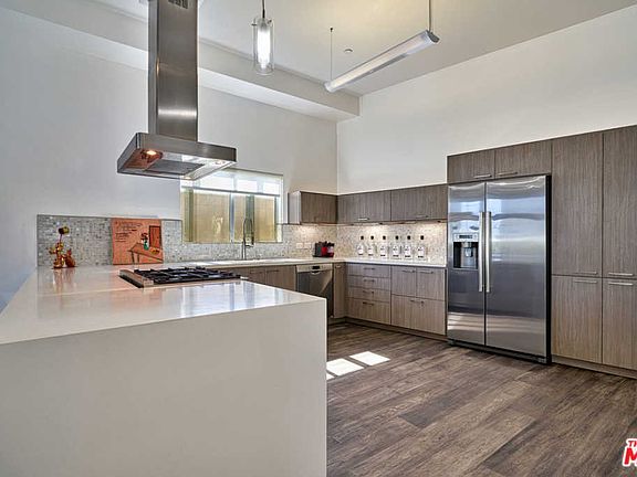 4th image of 751 N Fairfax Ave Unit 5