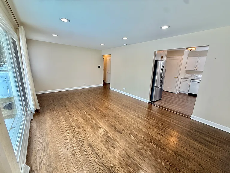 360 W Fremont Ave — Photo 2