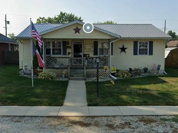 126 E Randolph St, Roodhouse, IL 62082